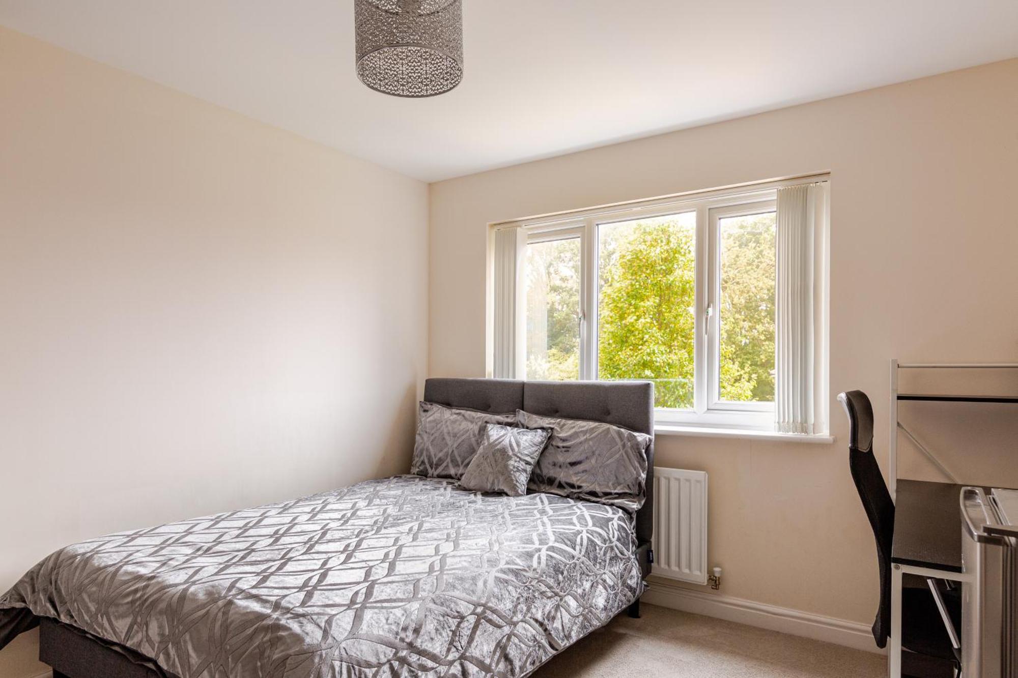 Large Double Room & Private Ensuite Bathroom, Badbury Park, Swindon, Near Great Western Hospital Exterior photo